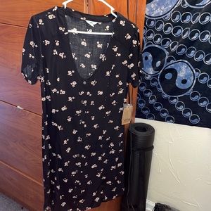 Mid Length Vans Button down black and white dress!